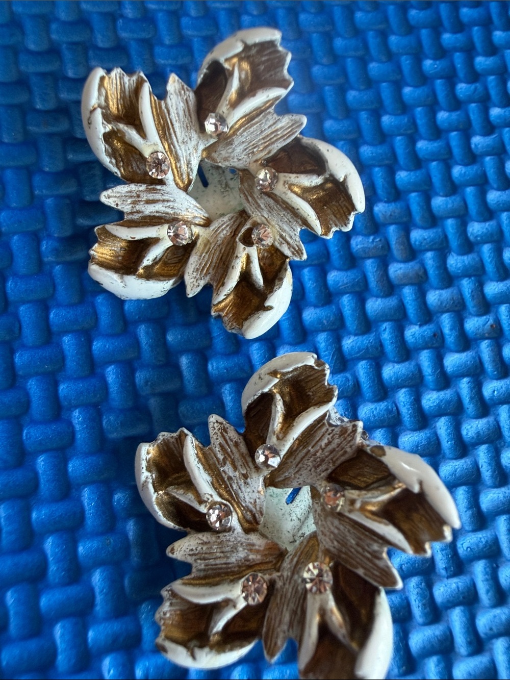 BSK Vintage Floral Gold & White Rhinestone clip on Earrings